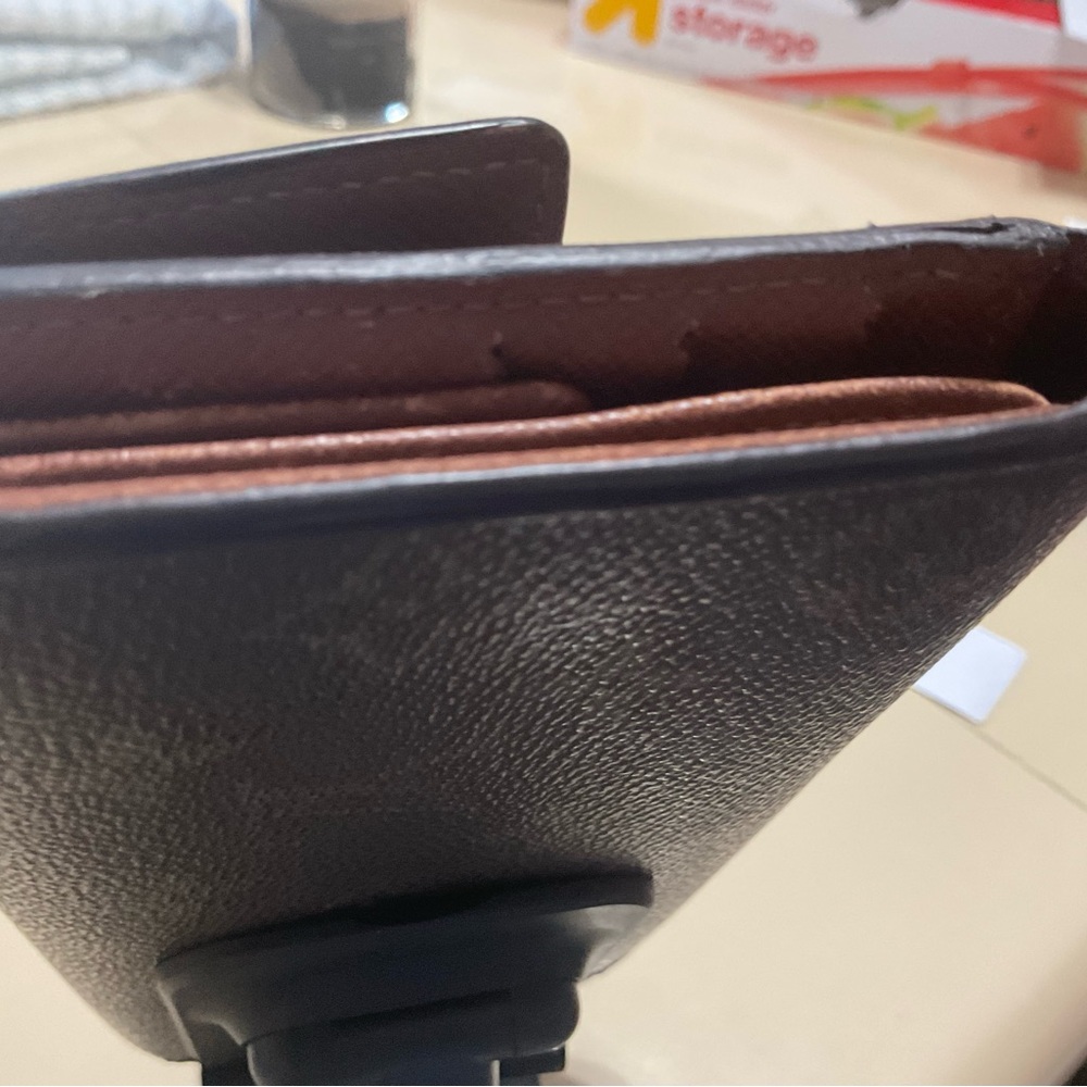 Louis Vuitton Sarah Wallet has COA  and a dust cover.🌟 - Picture 9 of 14